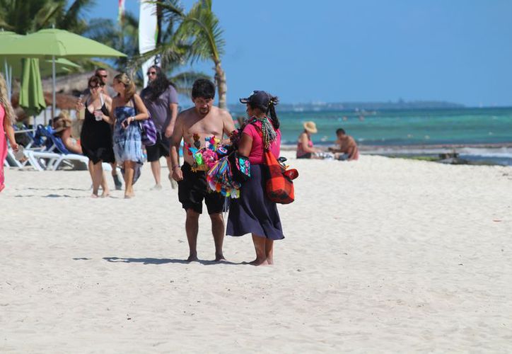 Cancún se refuerza para quitar de las playas a vendedores ambulantes