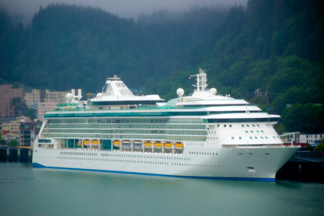 Royal Caribbean por problema técnico cancela crucero en Alaska