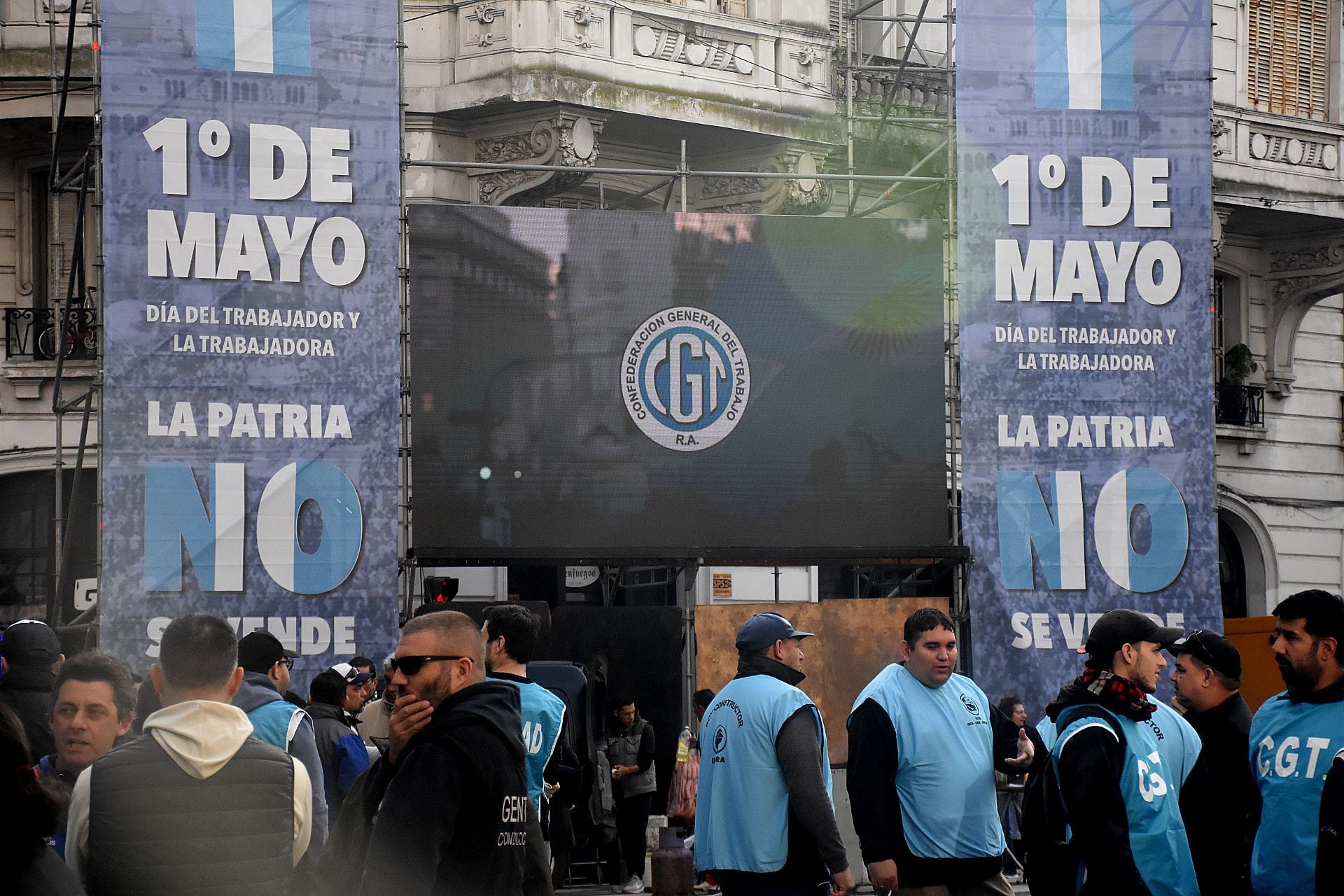 Marcha por el Día del Trabajador, en vivo: la CGT moviliza tras la votación de la reforma laboral en Diputados