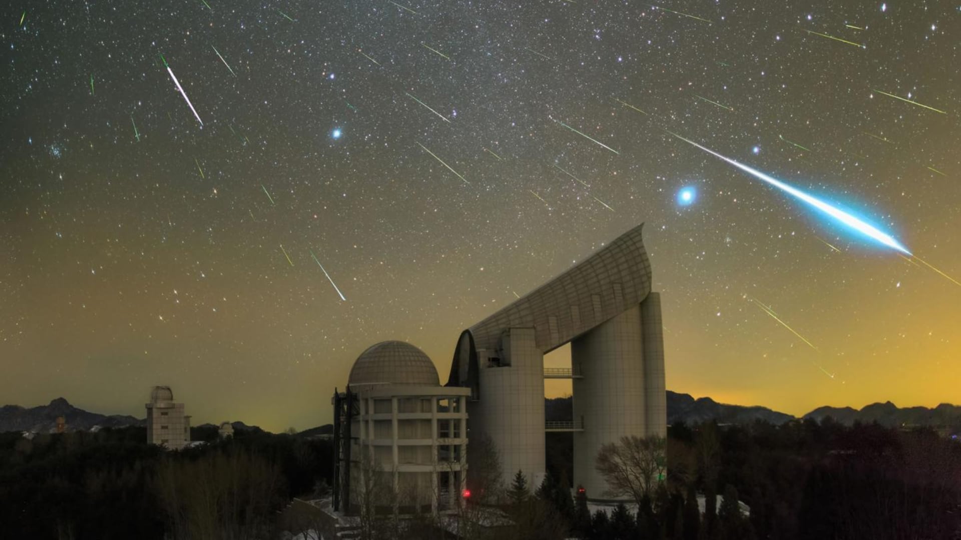 Meteoros del cometa Halley caerán este fin de semana: será la mayor lluvia de estrellas del 2024 en Sudamérica