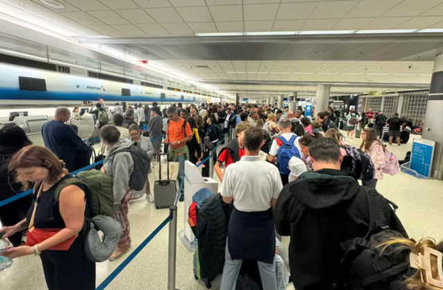 Argentinos varados en EEUU por cancelaciones de American Airlines