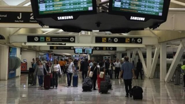 Crítica a Sheinbaum por malgastar dinero en Mexicana y no en AICM