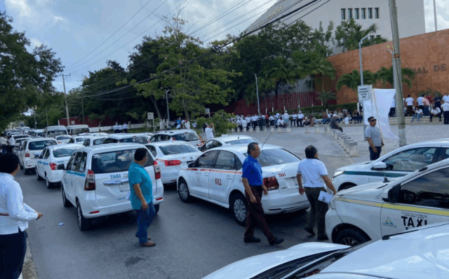 Aeropuerto de Cancún: protestas al acaparar Uber el 50% de clientes