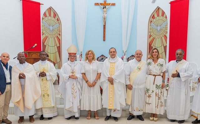 Piñero promueve una iglesia en el destino más lujoso de Dominicana