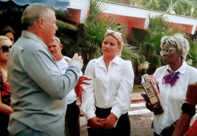 Ministro cubano arenga para centrarse en el turista nacional