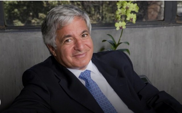 Bessudo: Avianca deja a pasajeros media hora en la puerta del avión