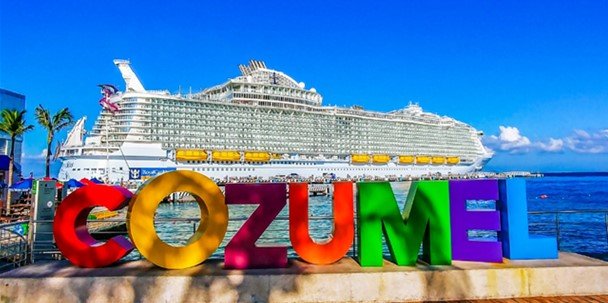Royal Caribbean sufre protestas de cozumeleños contra club de playa