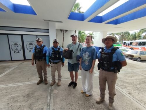 Cancún: Policía Turística presume de recuperar un bolso de turistas