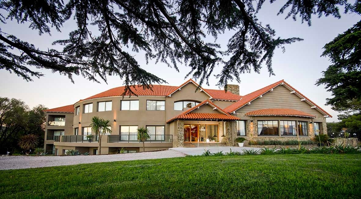 Days Inn desembarca en Sierra de la Ventana de la mano de Albamonte