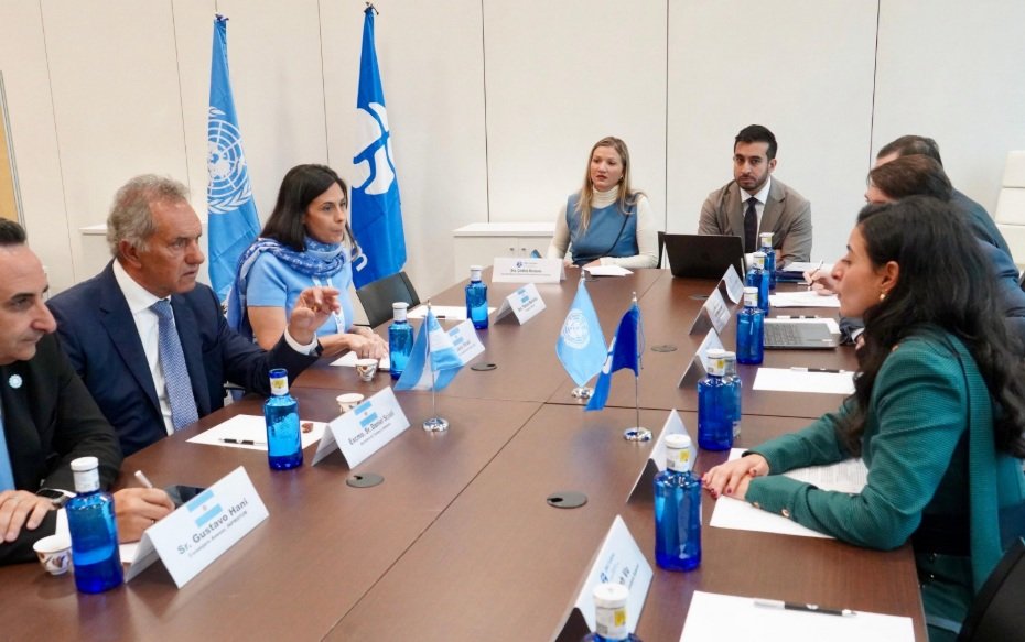 Gobierno de Milei pagará a Iberia para promocionar a Argentina