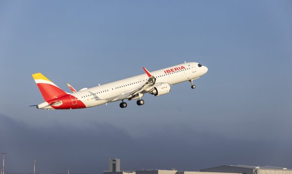 Iberia aterriza en Toronto y añade un tercer vuelo diario a NY