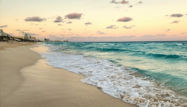 Frentes fríos alejan sargazo de costas de Cancún y Riviera Maya