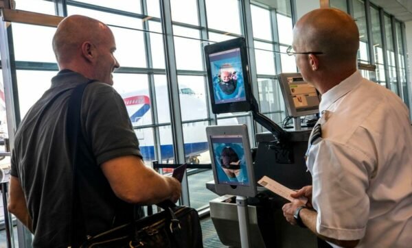 USA: alarma en las fronteras por bloqueos a viajeros en aeropuertos
