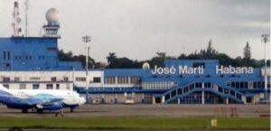 Cuba: advierten falta de fuel para aviones por lo menos hasta abril