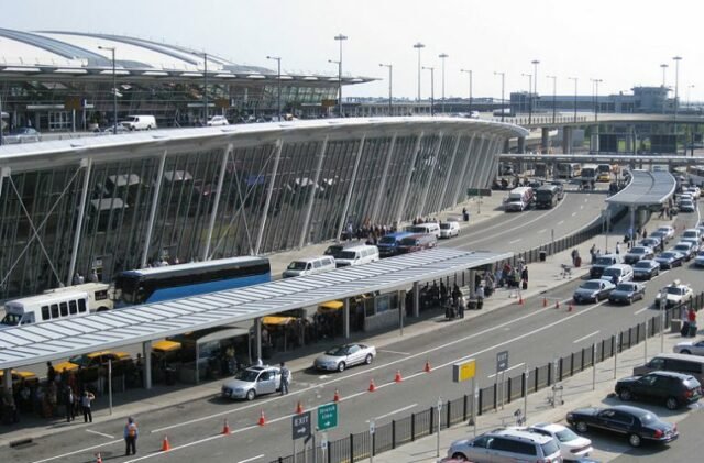 USA: caos en sus aeropuertos con colas de cuatro horas