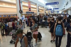 Aeropuerto de Cancún se hunde en tráfico de pasajeros domésticos