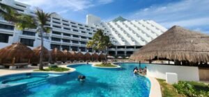 Fotos – Cancún así reabre el hotel más icónico y espectacular