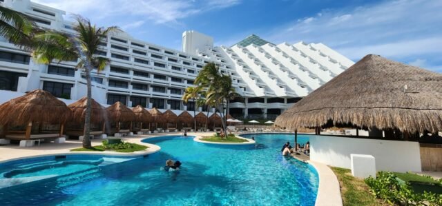 Fotos – Cancún así reabre el hotel más icónico y espectacular