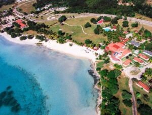 Cuba: turistas incapaces de llegar a alojamientos por faltar fuel en taxis