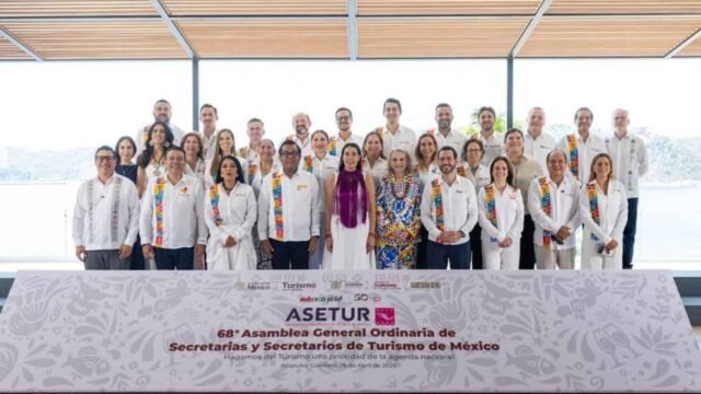 Cueto deja presidencia de Asetur y eligen al secretario de Michoacán