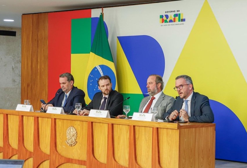 Brasil ayuda a aerolíneas y baja impuestos al combustible