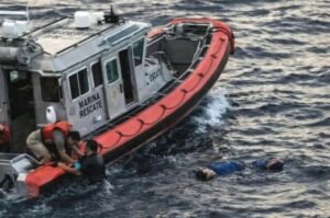 Acapulco: dos turistas chinos mueren ahogados en playa Mimosa