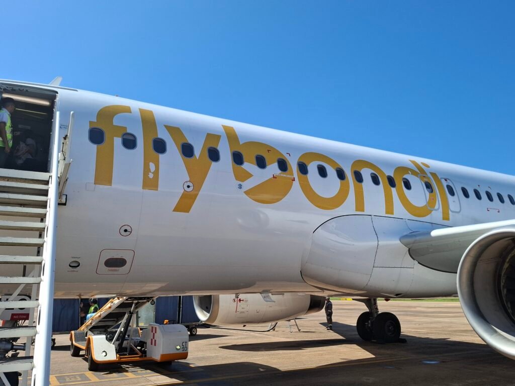 Flybondi admite impago de salarios y fija fecha para abonarlos