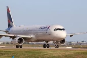 Latam suspende ruta recién abierta entre Bogotá y Curazao