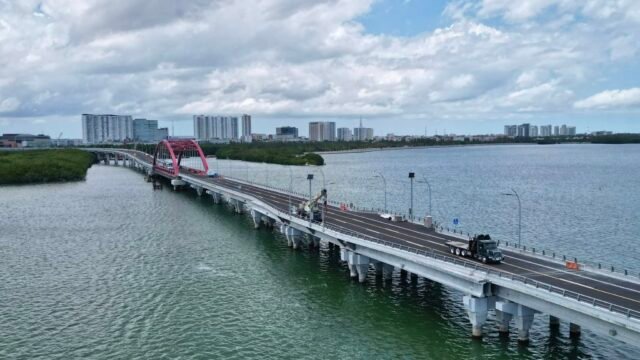 Fotos – Sheinbaum aplaza otro mes inauguración del Puente Nichupté