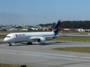 Latam: obras en Ezeiza suspenden ruta Santiago-Buenos Aires-Miami