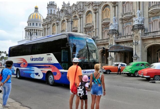 Cuba se vacía de turistas al temer una acción militar de Trump