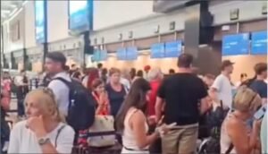 Cancún: Arajet deja pasajeros varados por no seleccionar silla