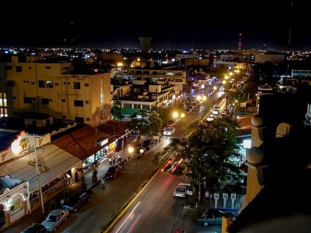 Cancún: piden ayuda por deterioro de emblemática avenida Yaxchilán