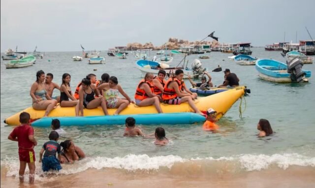 Acapulco: servicios náuticos pierden turistas por alto oleaje