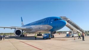 Argentina sufre un encarecimiento de pasajes aéreos al subir tasas