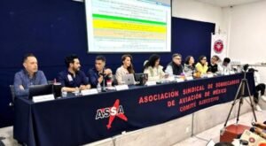 Aeroméxico se salva de una huelga de sobrecargos antes del Mundial