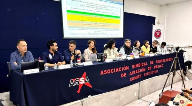 Aeroméxico se salva de una huelga de sobrecargos antes del Mundial