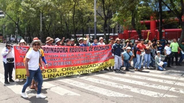 CDMX: protestas en el Zócalo cerca de inauguración del Mundial