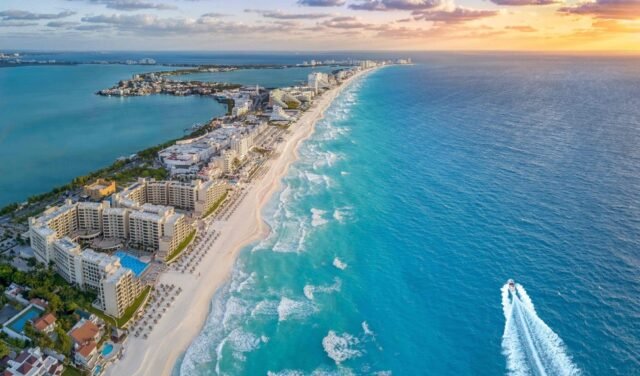 Cancún: piden modernizar hoteles de casi 50 años de antigüedad