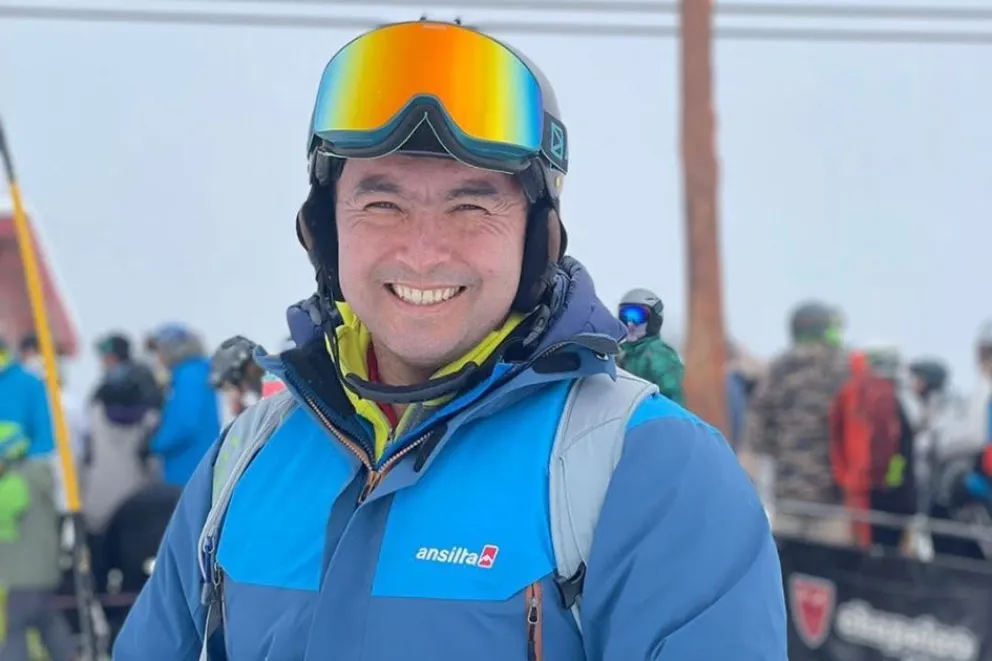 De la industria petrolera al turismo de nieve: el sueño de Cristian Laurín en Copahue