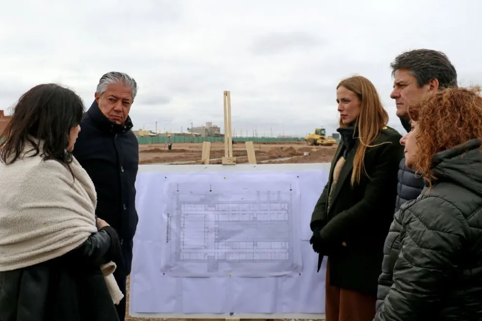 Tras 20 años, Provincia construye escuelas secundarias en el Oeste capitalino
