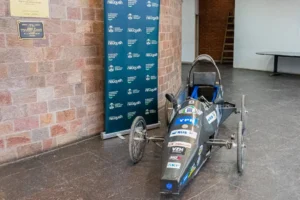 Estudiantes de escuelas técnicas construirán autos eléctricos para la “Fórmula Lanín”