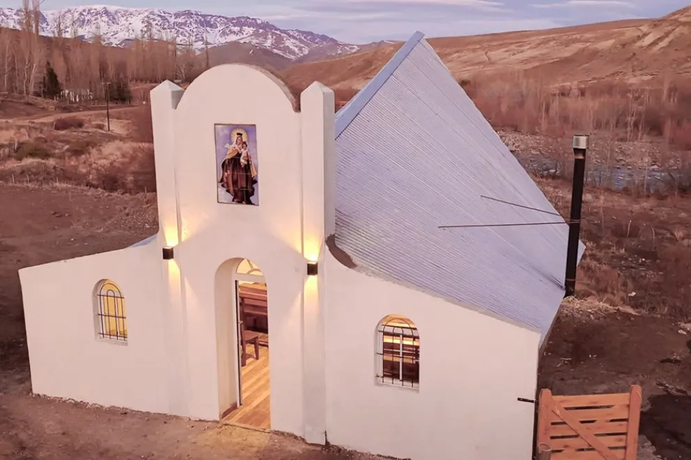 La capilla Nuestra Señora del Carmen de Lileo, símbolo de fe para los trashumantes del norte neuquino