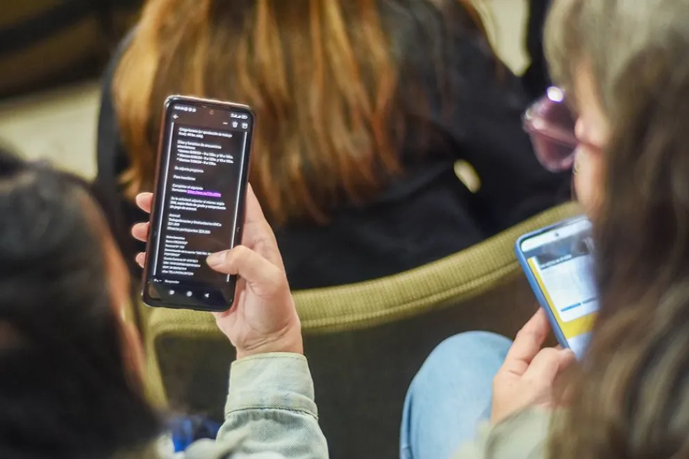 Ofrecen una formación para abordar el impacto de la cultura digital en las escuelas