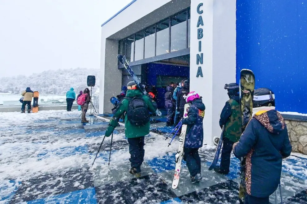 Los centros de esquí continúan operando con accesos alternativos
