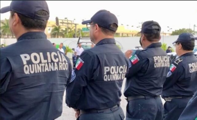Cancún: destituyen a 2 policías turísticos por actos inapropiados