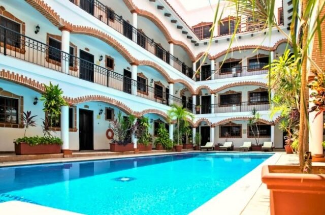 Playa del Carmen: crisis económica y turística causa cierre de 5 hoteles