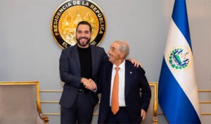 Dueño de Air Europa posa con el líder más fuerte de Centroamérica