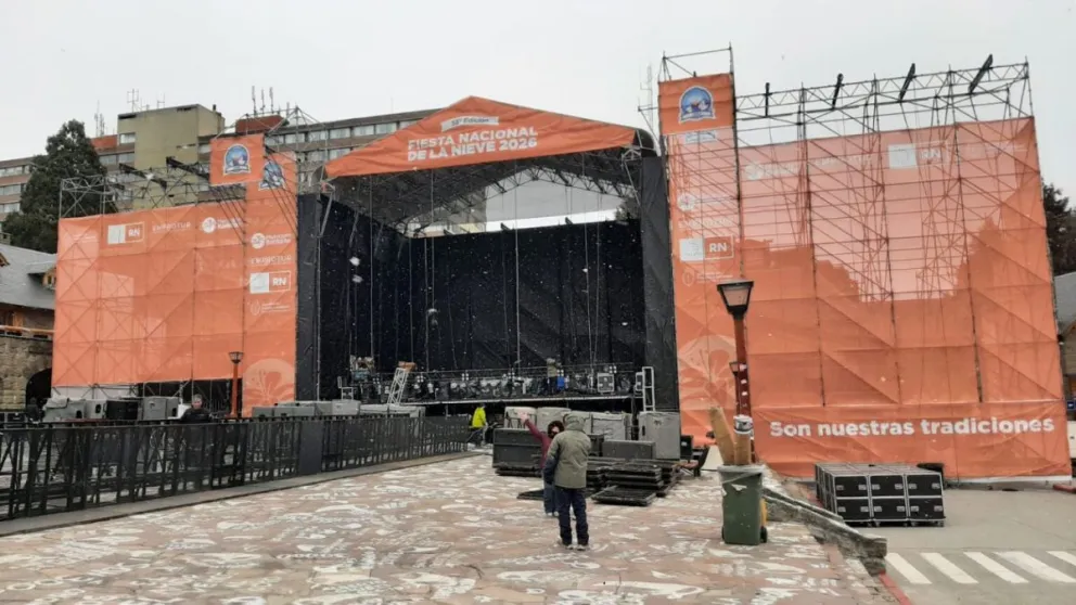 El Centro Cívico ya se transforma para la Fiesta Nacional de la Nieve