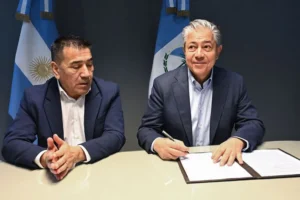 Figueroa acuerda con intendentes y acelera la construcción de viviendas